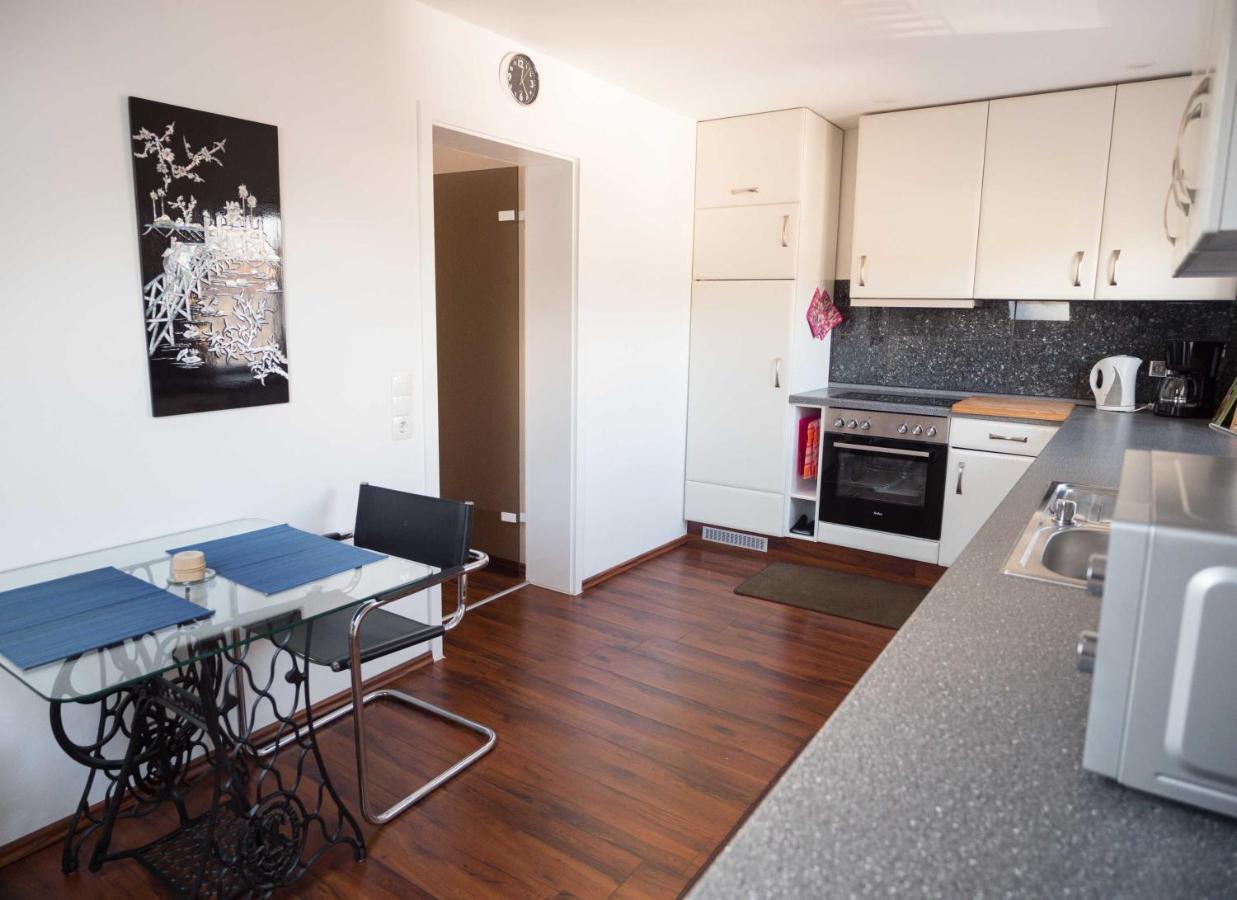Ferienwohnung Moemlingtal Momlingen Pokoj fotografie